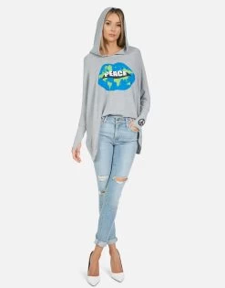 Wilma World Peace Lips -dress and personal adornment 1092 HAC 14023 HEG 03