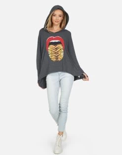 Wilma Tiger Tongue -dress and personal adornment 1092 HAC 14104 HEB 03