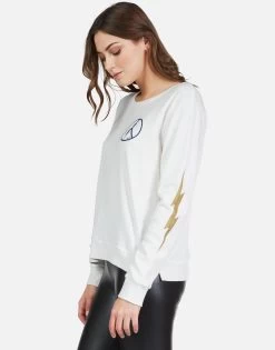 Calista Peace Lightning 17 Calista Peace Lightning -dress and personal adornment 1304 CSA 12804 MILK 03