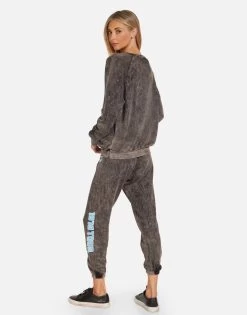 Anela ACDC 1978 Tour -dress and personal adornment 1377 FTL 14434 BKMN 05