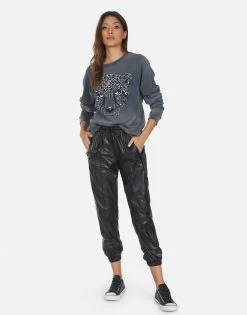 Anela Heart Leopard 11 Anela Heart Leopard -dress and personal adornment 1377 FTLG 14223 FDGPHT 07