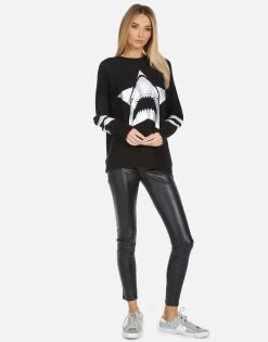 Halsey Star Shark 8 Halsey Star Shark -dress and personal adornment 1427 CSM 13875F BLKCRME 02