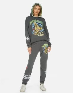 Letisha Poison Cat 16 Letisha Poison Cat -dress and personal adornment 1457 CSA 14301 PBSG 02