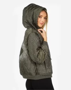 Acadia Splatter Kiss -dress and personal adornment 1504 QLP X24586 SWD 02