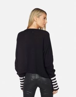 Alda Zebra Lip -dress and personal adornment 1517 CSM 14620 BLKCRME 03