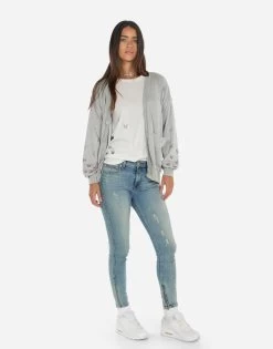 Jamila Butterfly Lip -dress and personal adornment 1533 HRP 24815 HEG 04