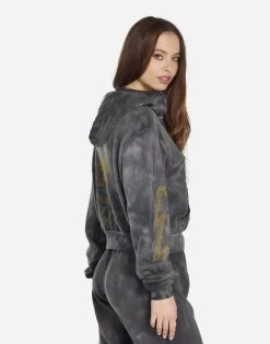 Lachelle Lightning Snake -dress and personal adornment 1544 FTL 24930 SFONX 04 96edc938 47cf 4d62 828b 344e30ca4510