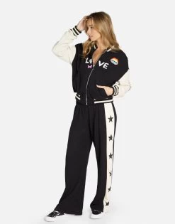 Taissa #1 Love Rainbow Lip -dress and personal adornment 1546 CSA 15065 BLKBN 03