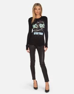 Mckinley ACDC 1978 Tour -dress and personal adornment 2158 THR 14450 BLK 02