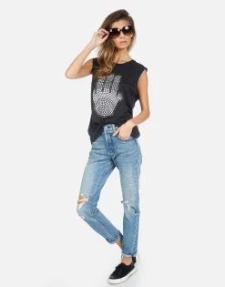 Kel Hamsa Elements 20 Kel Hamsa Elements -dress and personal adornment 2190 TNC 14174 ONX 11