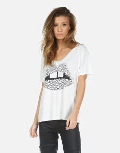 Elara Skull Lip 13 Elara Skull Lip -dress and personal adornment 2319 TNC 14179 WHT 01