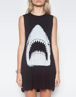 Deanna Shark 9 Deanna Shark -dress and personal adornment 3047 RSN 11935 ONYX front