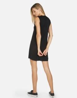 Deanna Tiger Tongue -dress and personal adornment 3047 RSN 14104 BLK 05