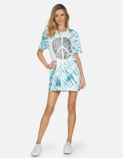 Geneva Peace Hippie -dress and personal adornment 3068 CTT 14272 TSPL 02
