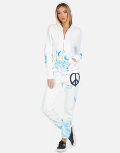 Gia Brush Peace 10 Gia Brush Peace -dress and personal adornment 4009 CSA 13856 WHTPS 03