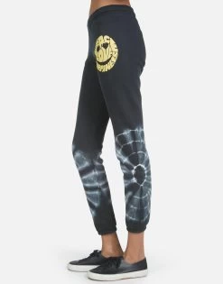 Gia Text Happy Face 20 Gia Text Happy Face -dress and personal adornment 4009 CSA 14147 LUE 03