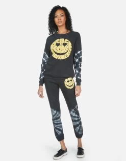 Gia Text Happy Face 29 Gia Text Happy Face -dress and personal adornment 4009 CSA 14147 LUE 12