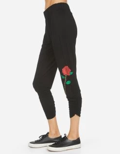 Mimi Chain Roses 12 Mimi Chain Roses -dress and personal adornment 4021 RSN 14341 BLK 03