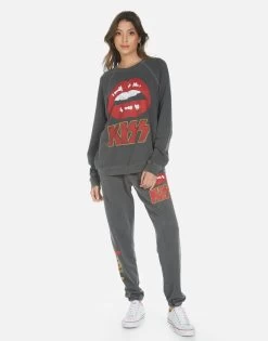 Tanzy Kiss Lip 28 Tanzy Kiss Lip -dress and personal adornment 4031 FTL 14198 PBK 11