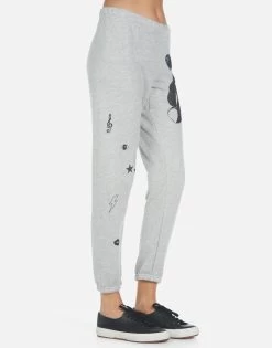 Alana Guitar Bear -dress and personal adornment 4035 FTG 14235 HEG 06