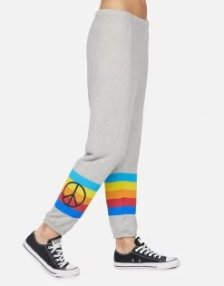 Alana Peace Rays 9 Alana Peace Rays -dress and personal adornment 4035 FTG 34665 HEG 02