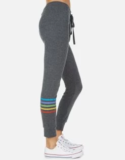 Kizzy Bone Diamond -dress and personal adornment 4056 HAC 13926 HEB 04