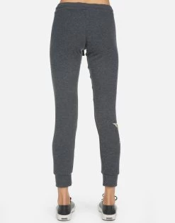 Kizzy Tiger Tongue -dress and personal adornment 4056 HAC 14109 HEB 12