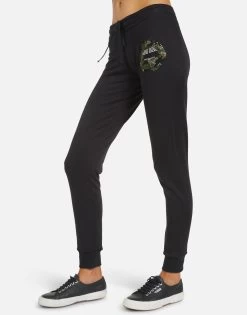 Jess Camo Lip 13 Jess Camo Lip -dress and personal adornment 4074 MSF 14047 BLK 05