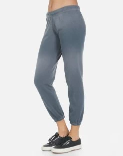 Brynn I'm A Mess 23 Brynn I'm A Mess -dress and personal adornment 4092 CSA 34221 FDGPHT 06