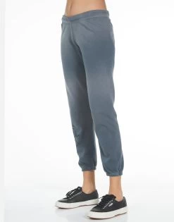 Brynn I'm A Mess 26 Brynn I'm A Mess -dress and personal adornment 4092 CSA 34221 FDGPHT 09