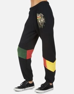 Ophelia Rasta Lion -dress and personal adornment 4116 CSA 13948 BRST 03