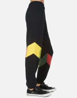 Ophelia Rasta Lion -dress and personal adornment 4116 CSA 13948 BRST 04