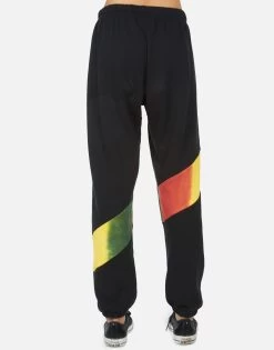 Ophelia Rasta Lion -dress and personal adornment 4116 CSA 13948 BRST 05