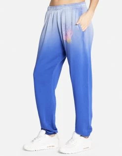 Chantria Wild Wolf -dress and personal adornment 4155 FTL 14972 ROYOMB 02