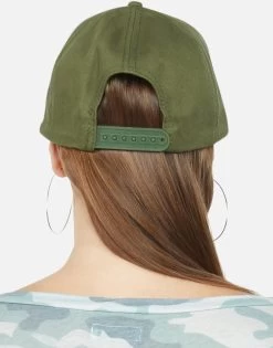 Bay Rainbow Stripe Peace -dress and personal adornment 9113 CNV 1P74 MILTY 02 1500x1500 0781ec17 3ec9 47c5 a16f 049a5c72d6f2