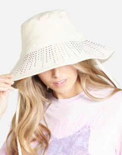 Adina Wild Wolf -dress and personal adornment 9138 CSC 34980 NAT 01