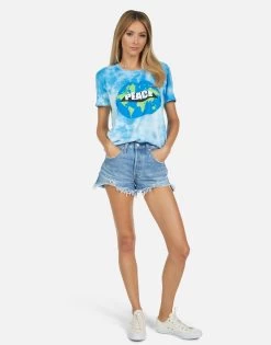 Wolf World Peace Lips -dress and personal adornment M 2186 TNC 14022 BLCLD 05